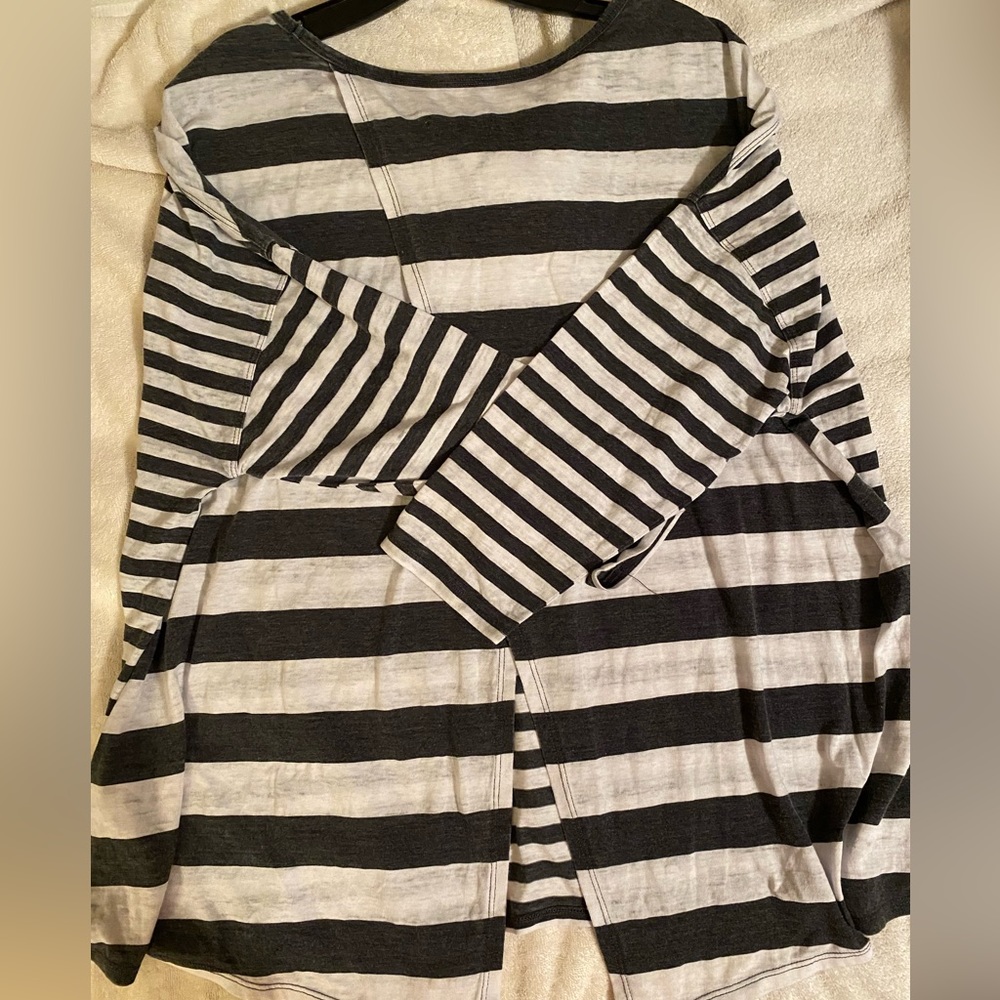 NWT Tommy Hilfiger woman’s sporty top size XL - Picture 9 of 15